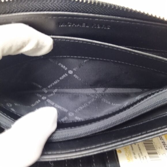 Michael Kors Jet Set Travel Black Pebbled Leather Zip Around Wallet - NWT $298 - Picture 14 of 15